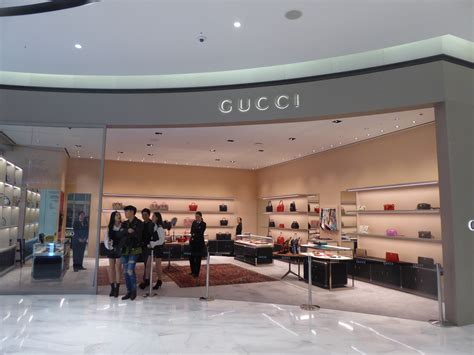 gucci sydney airport.